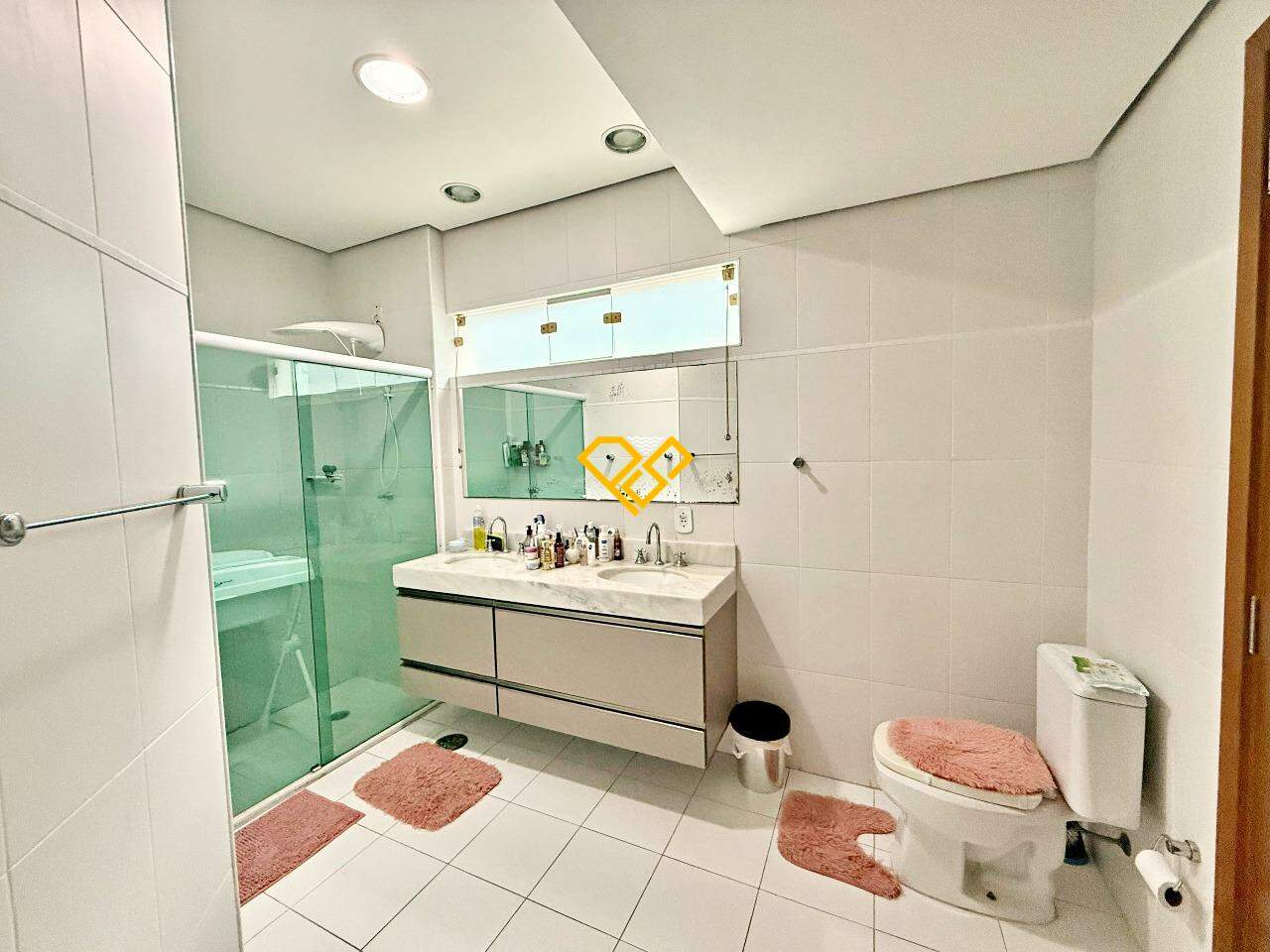 Casa em Condomínio à venda no Ponta da Praia: Wc suíte 1