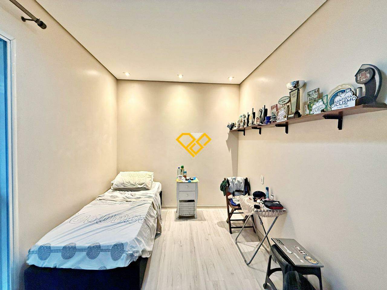 Casa em Condomínio à venda no Ponta da Praia: Dormitório 3