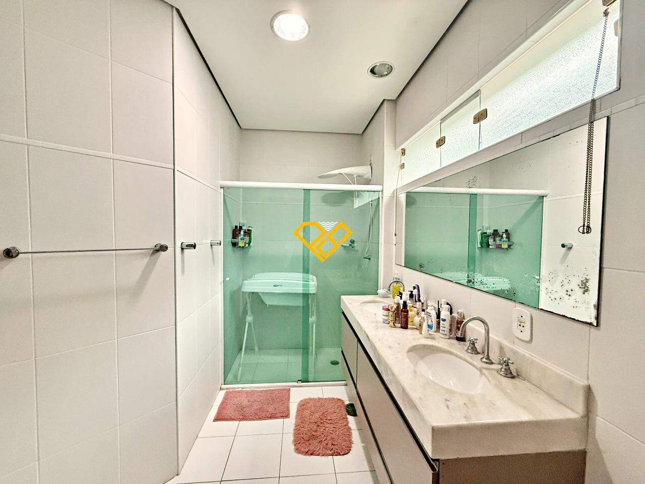 Casa em Condomínio à venda no Ponta da Praia: Wc suíte 1