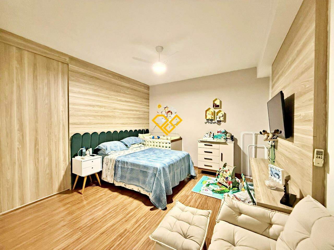 Casa em Condomínio à venda no Ponta da Praia: Dormitório 1 - suíte