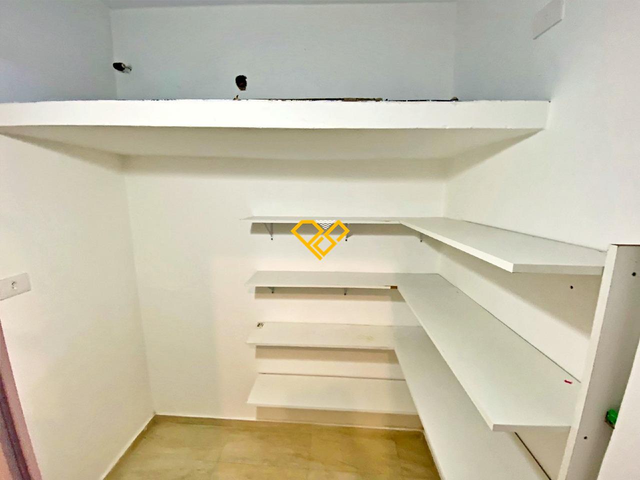 Apartamento à venda no Gonzaga: Despensa