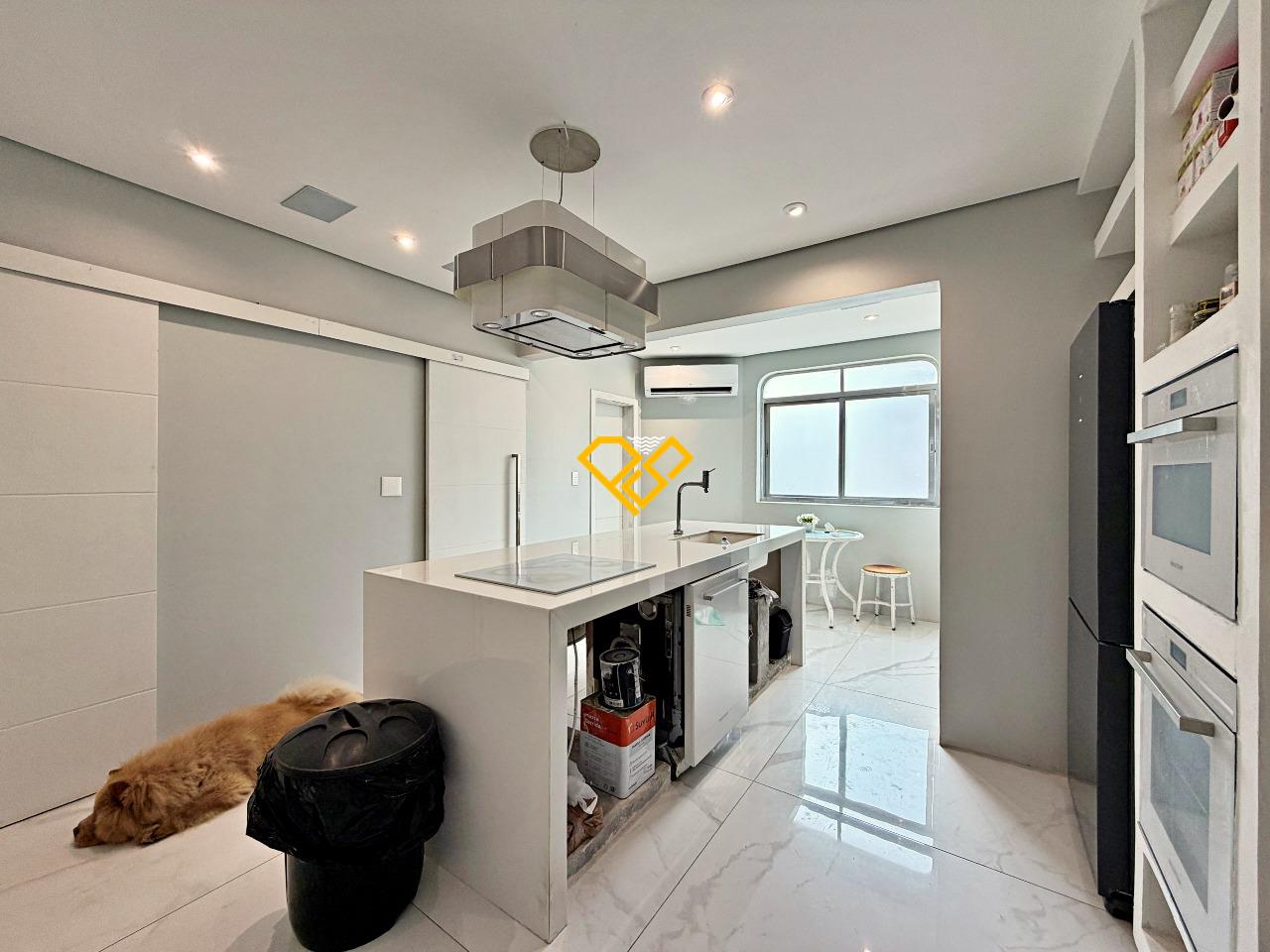 Apartamento Duplex para aluguel no Ponta da Praia: Cozinha