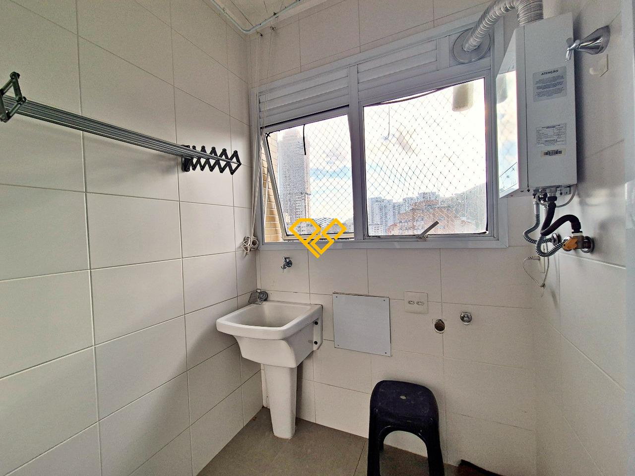 Apartamento para aluguel no Pompéia: ÁRea de serviço