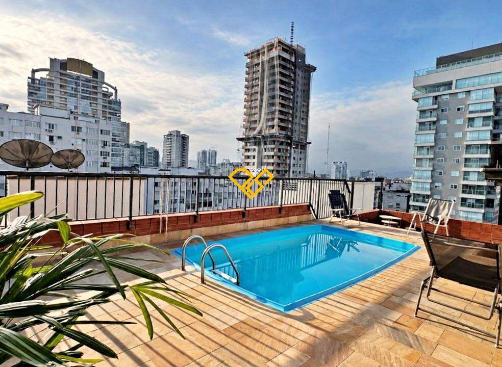 Cobertura à venda no Embaré: Piscina