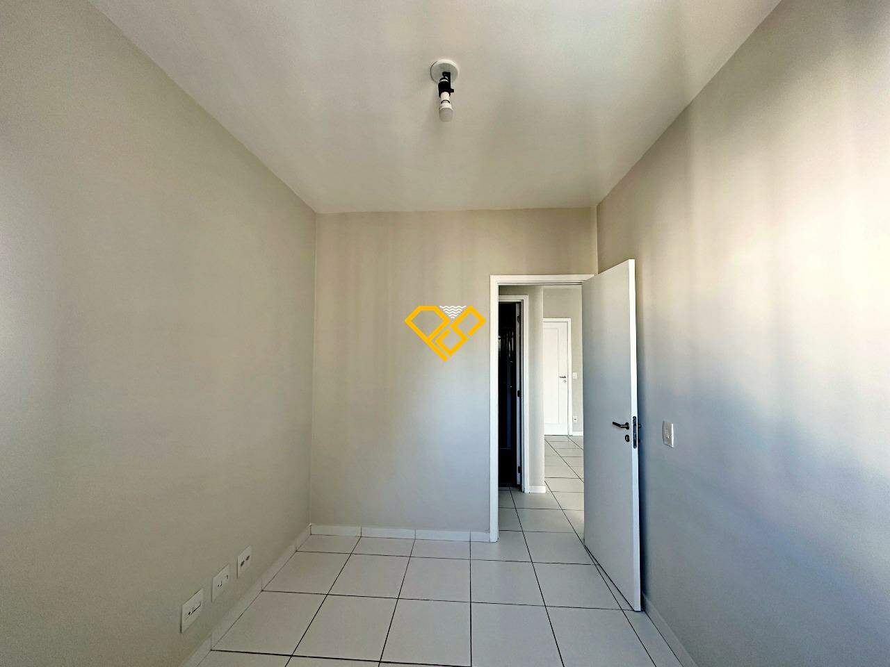 Apartamento para aluguel no Marapé: Dormitório 2