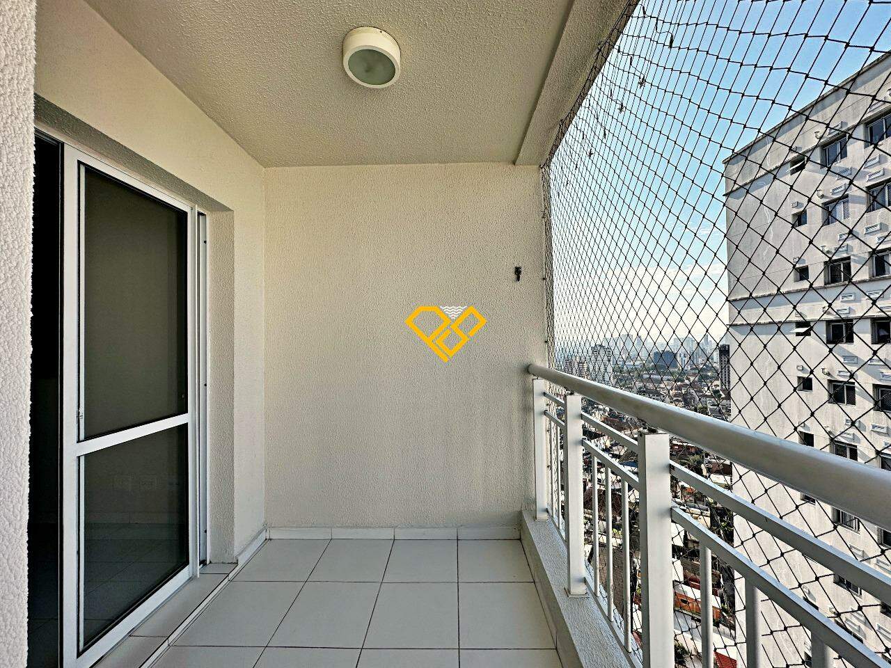 Apartamento para aluguel no Marapé: Varanda