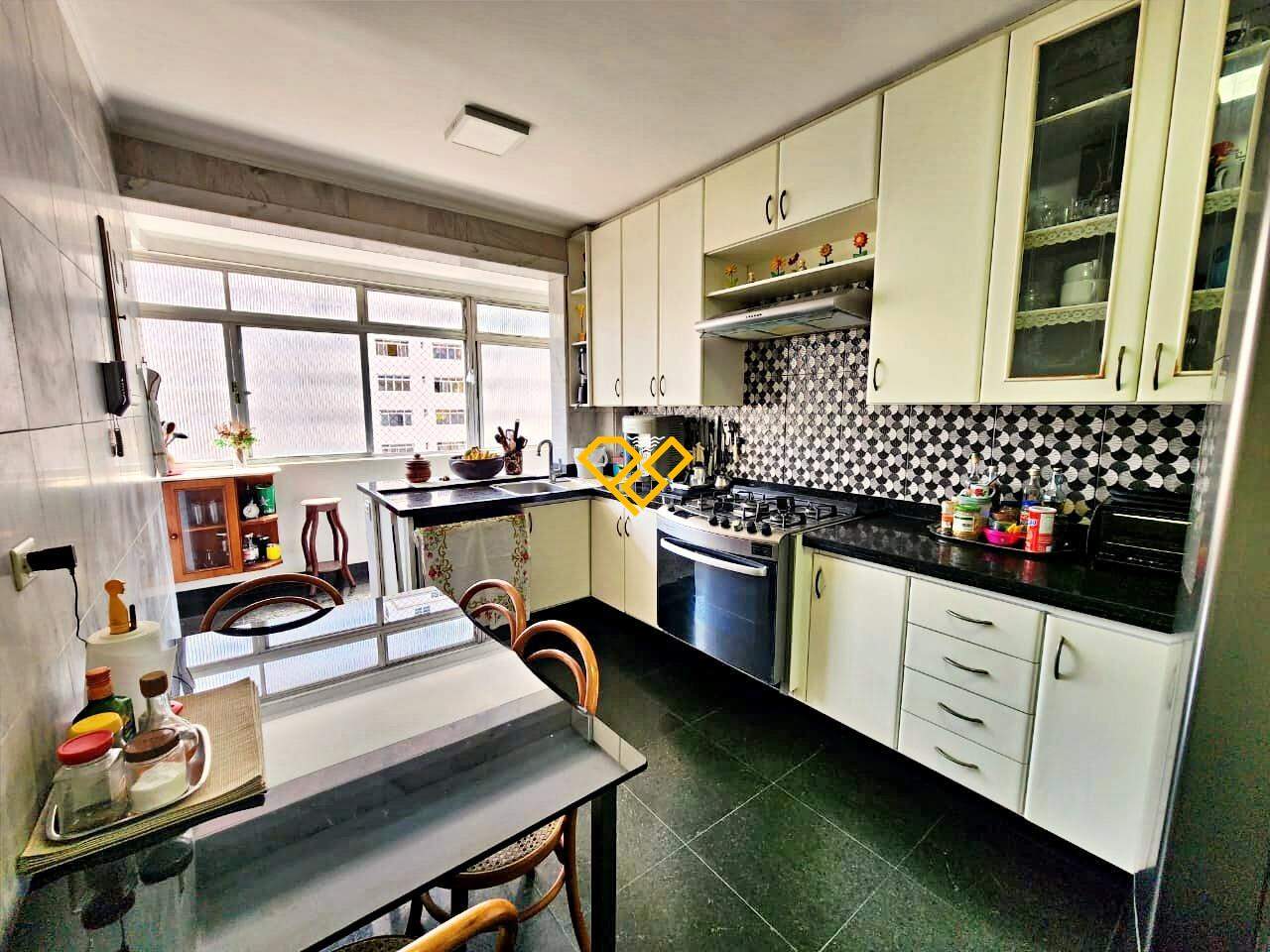 Apartamento à venda no Gonzaga: Cozinha