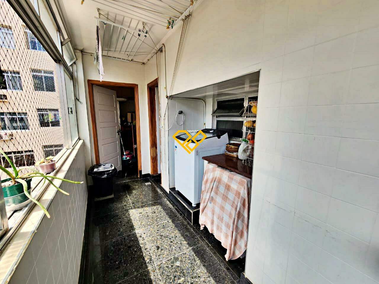 Apartamento à venda no Gonzaga: Área de serviço