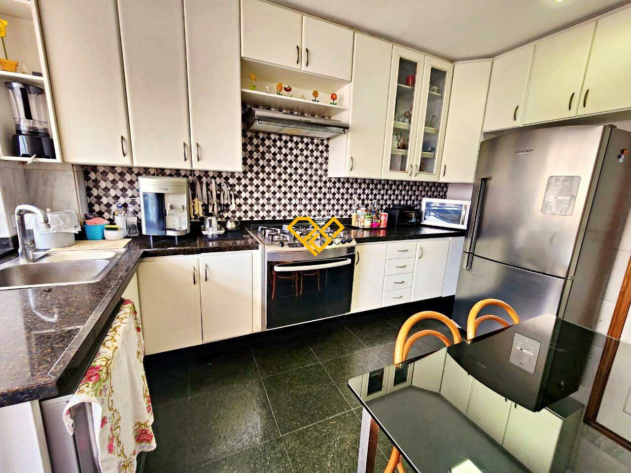 Apartamento à venda no Gonzaga: Cozinha