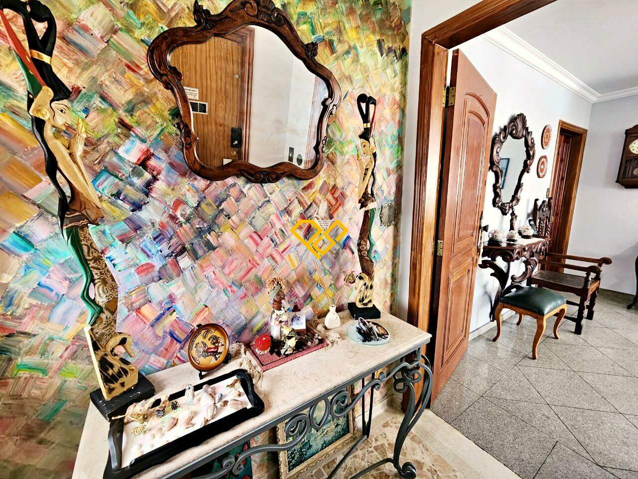 Apartamento à venda no Gonzaga: Hall privativo