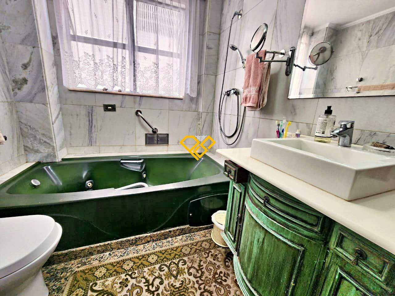 Apartamento à venda no Gonzaga: Wc suíte