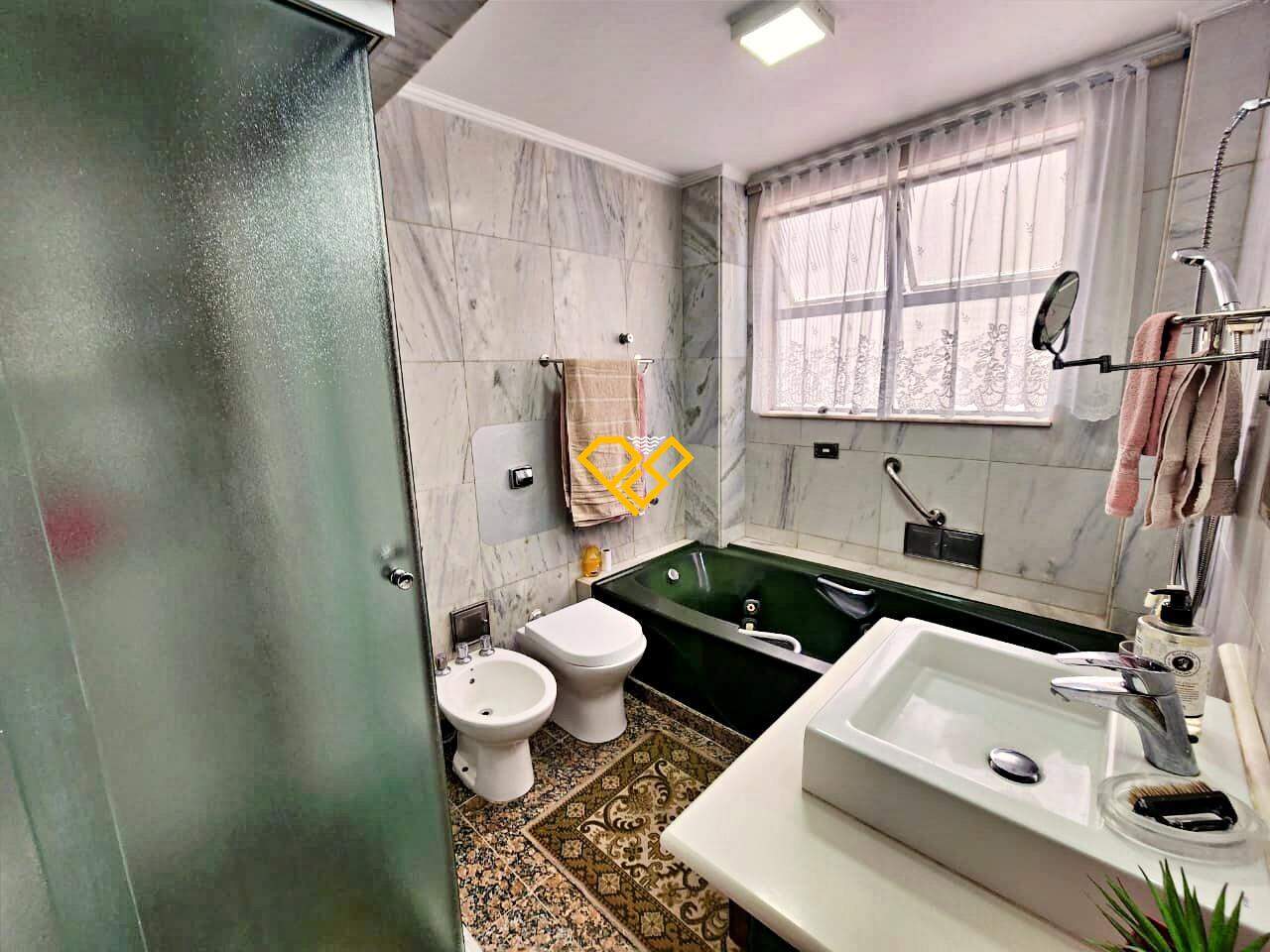 Apartamento à venda no Gonzaga: Wc suíte