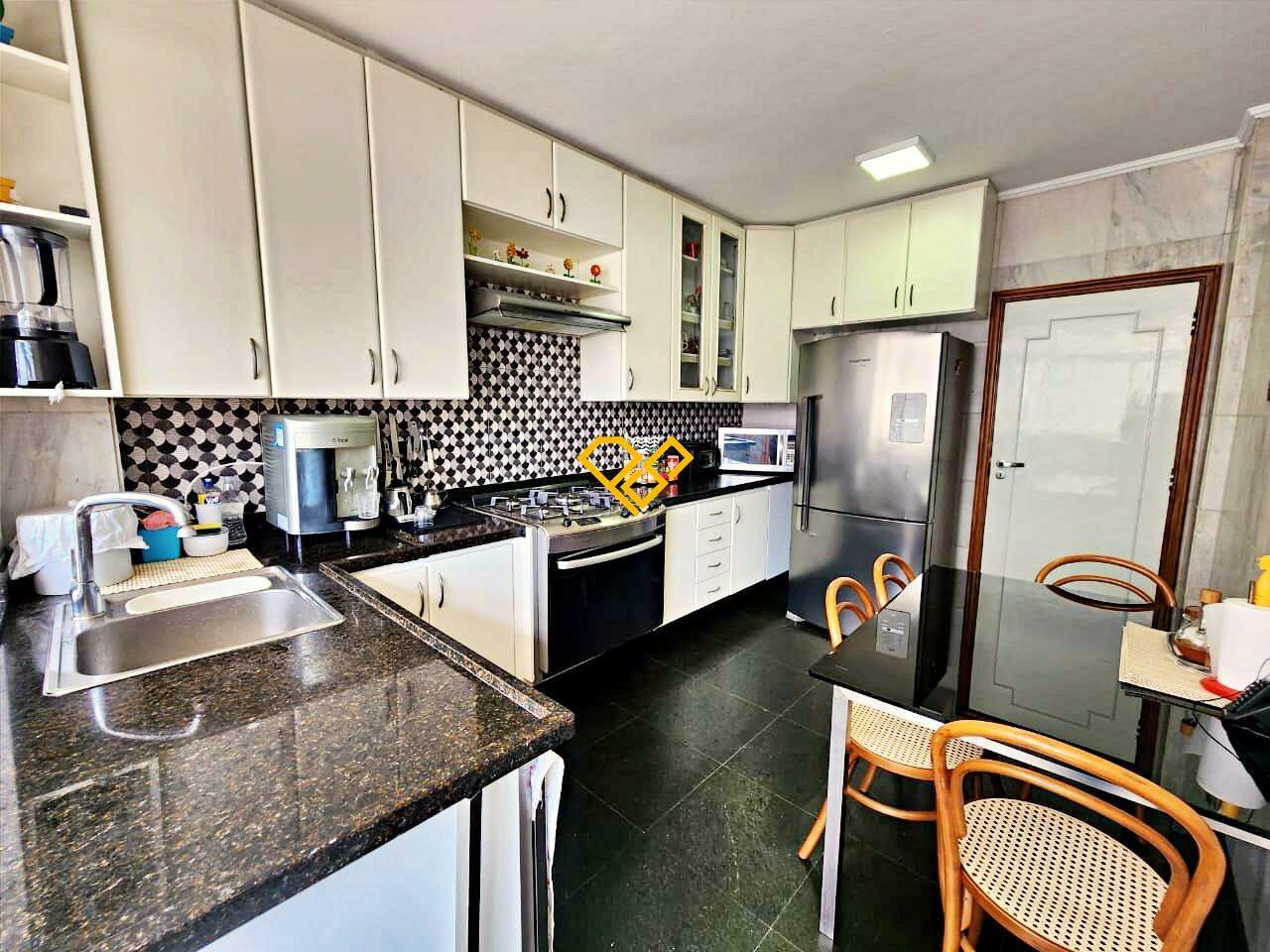 Apartamento à venda no Gonzaga: Cozinha