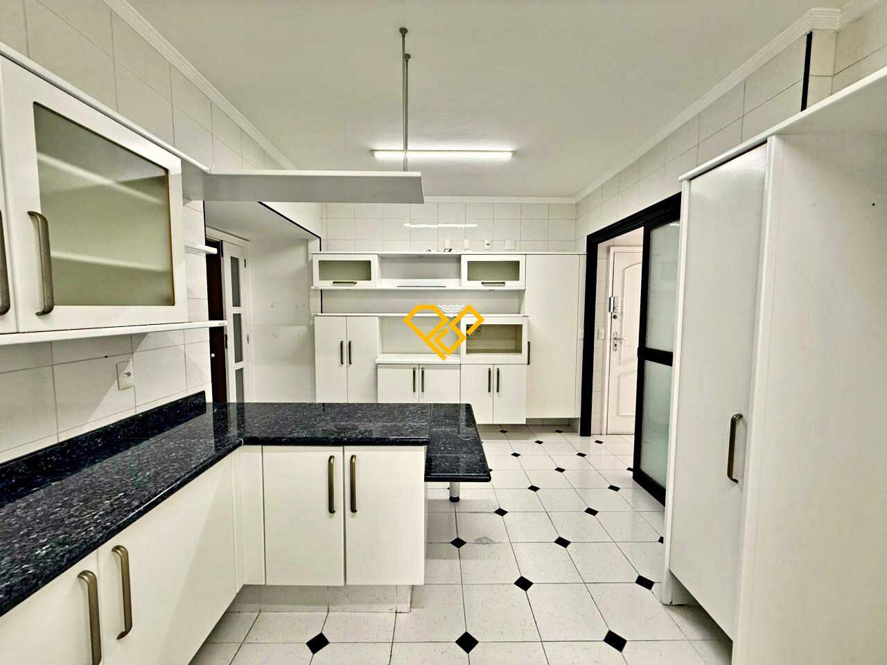 Apartamento à venda no Gonzaga: Cozinha