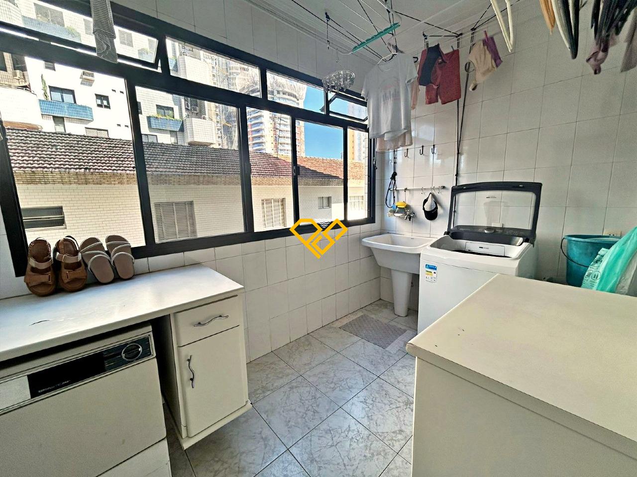 Apartamento à venda no Ponta da Praia: Área de serviço