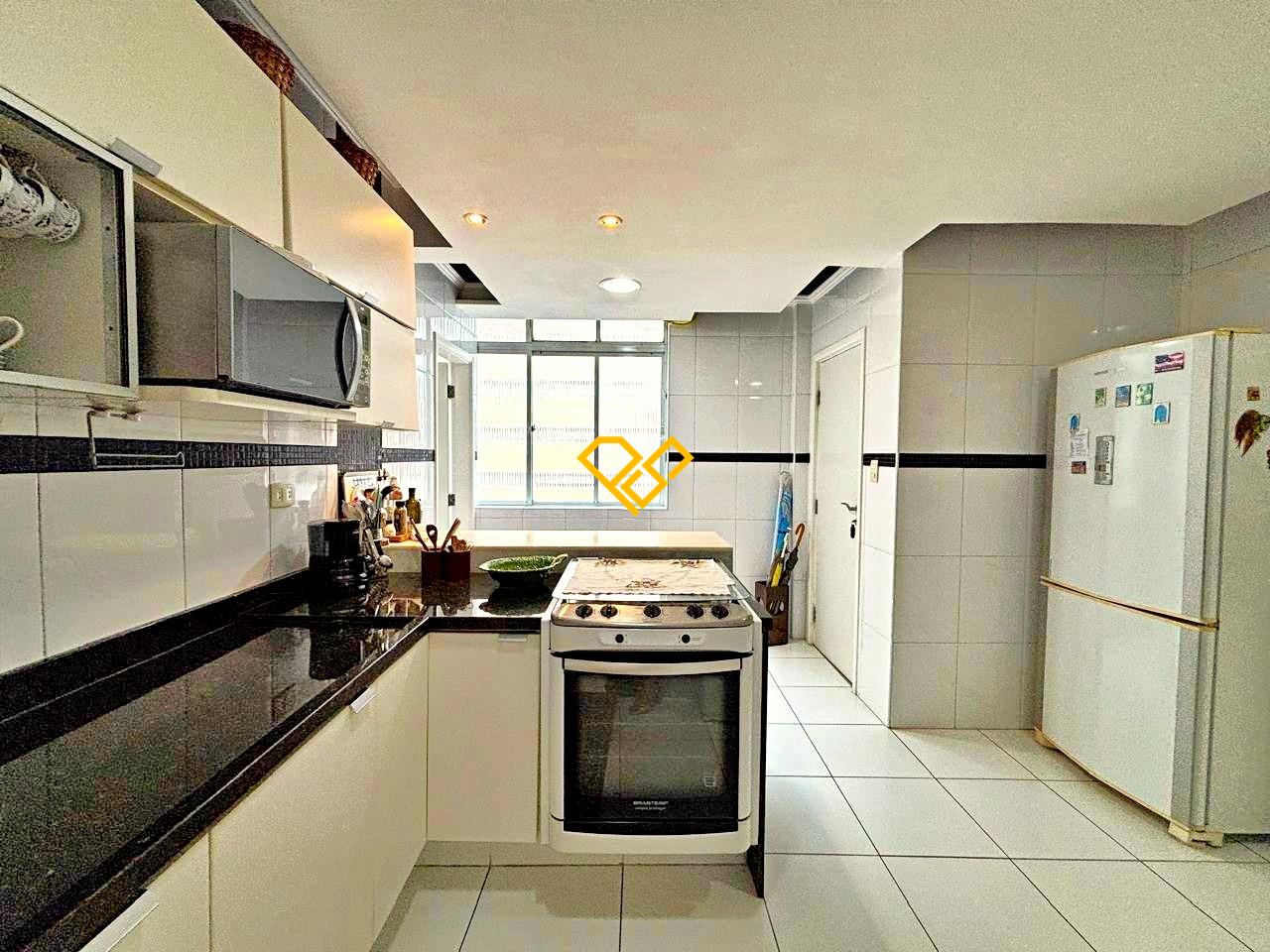 Apartamento à venda no Gonzaga: Cozinha