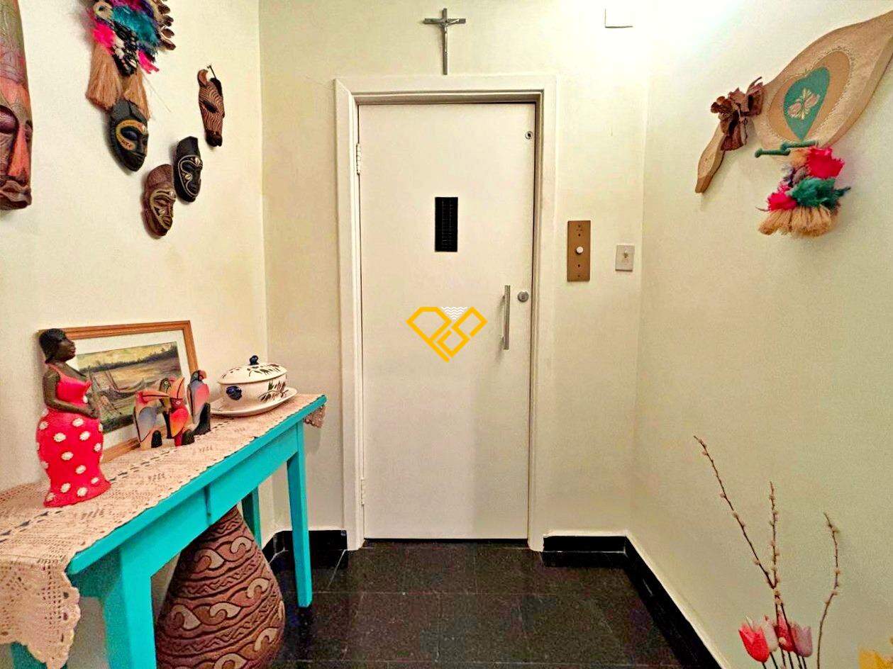 Apartamento à venda no Gonzaga: Hall privativo