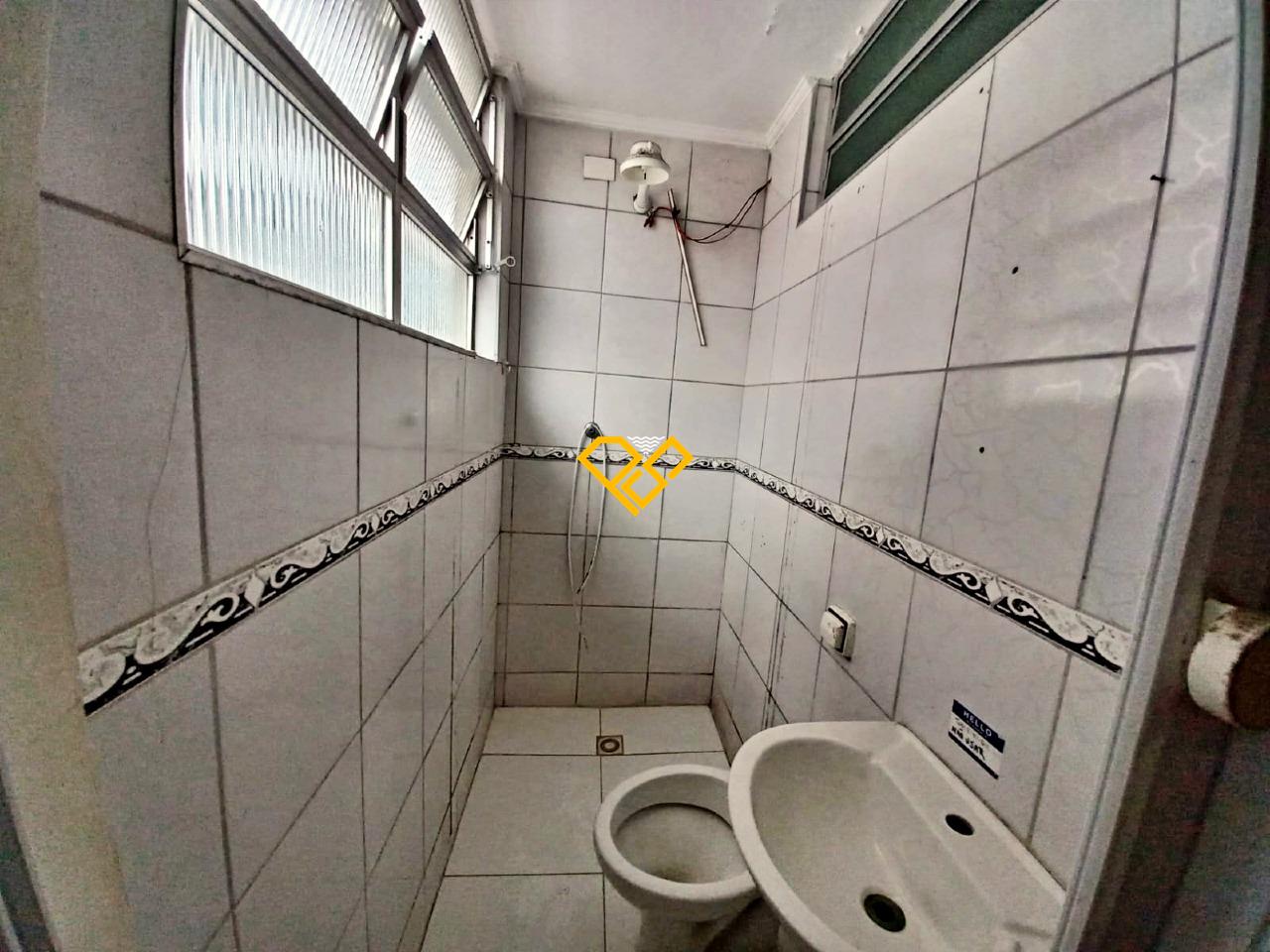 Apartamento à venda no Gonzaga: Wc de serviço transformado em suíte