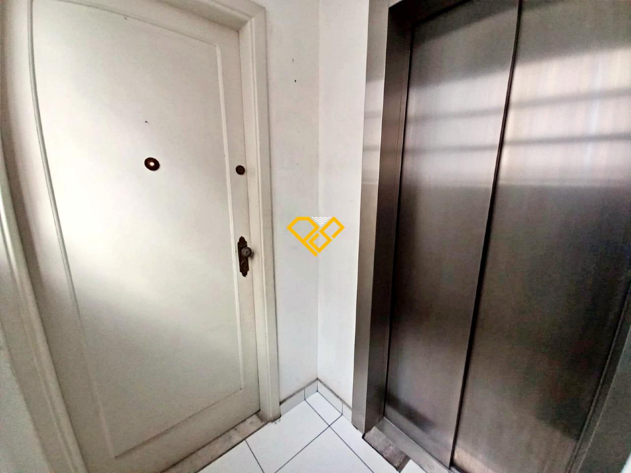 Apartamento à venda no Gonzaga: Entrada