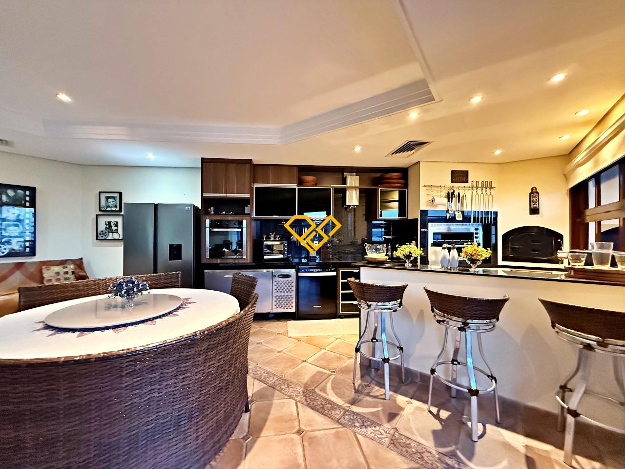 Casa à venda no Santa Terezinha: Cozinha piso inferior