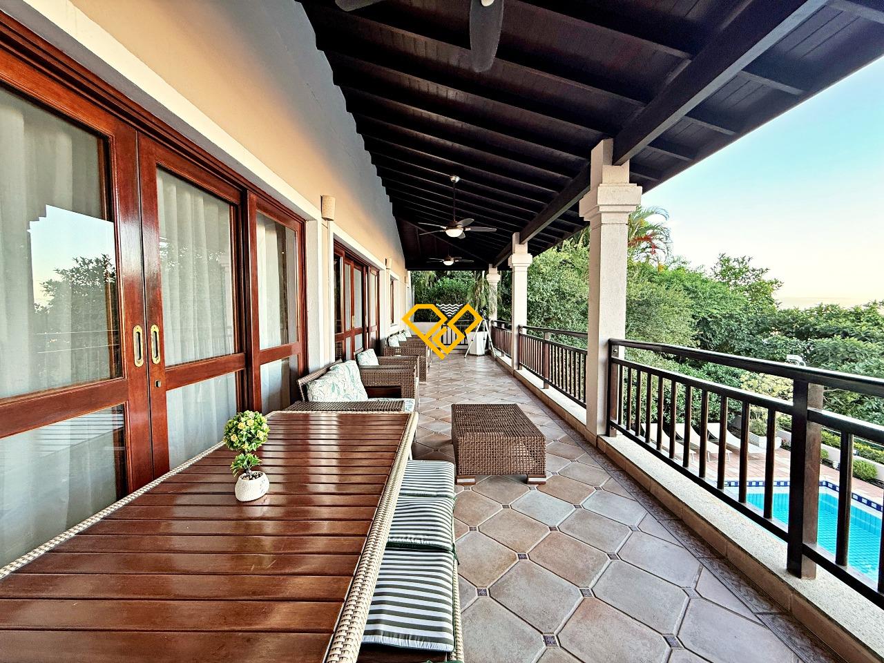 Casa à venda no Santa Terezinha: Varanda térreo