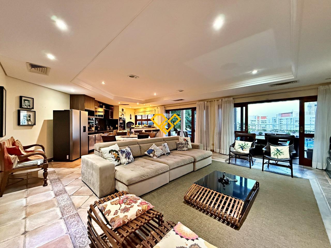 Casa à venda no Santa Terezinha: Sala piso inferior