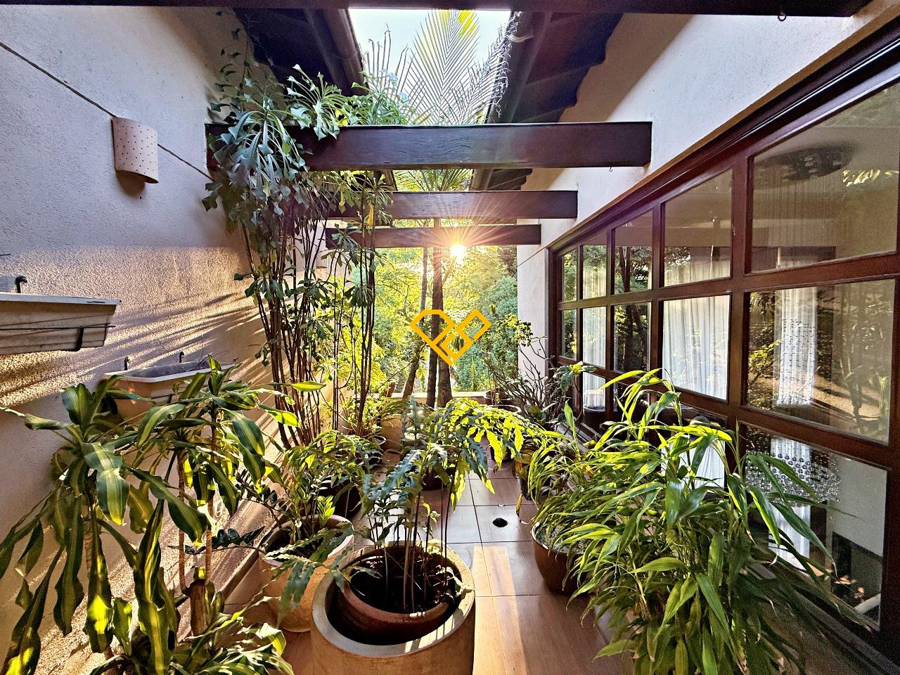 Casa à venda no Santa Terezinha: Varanda piso superior