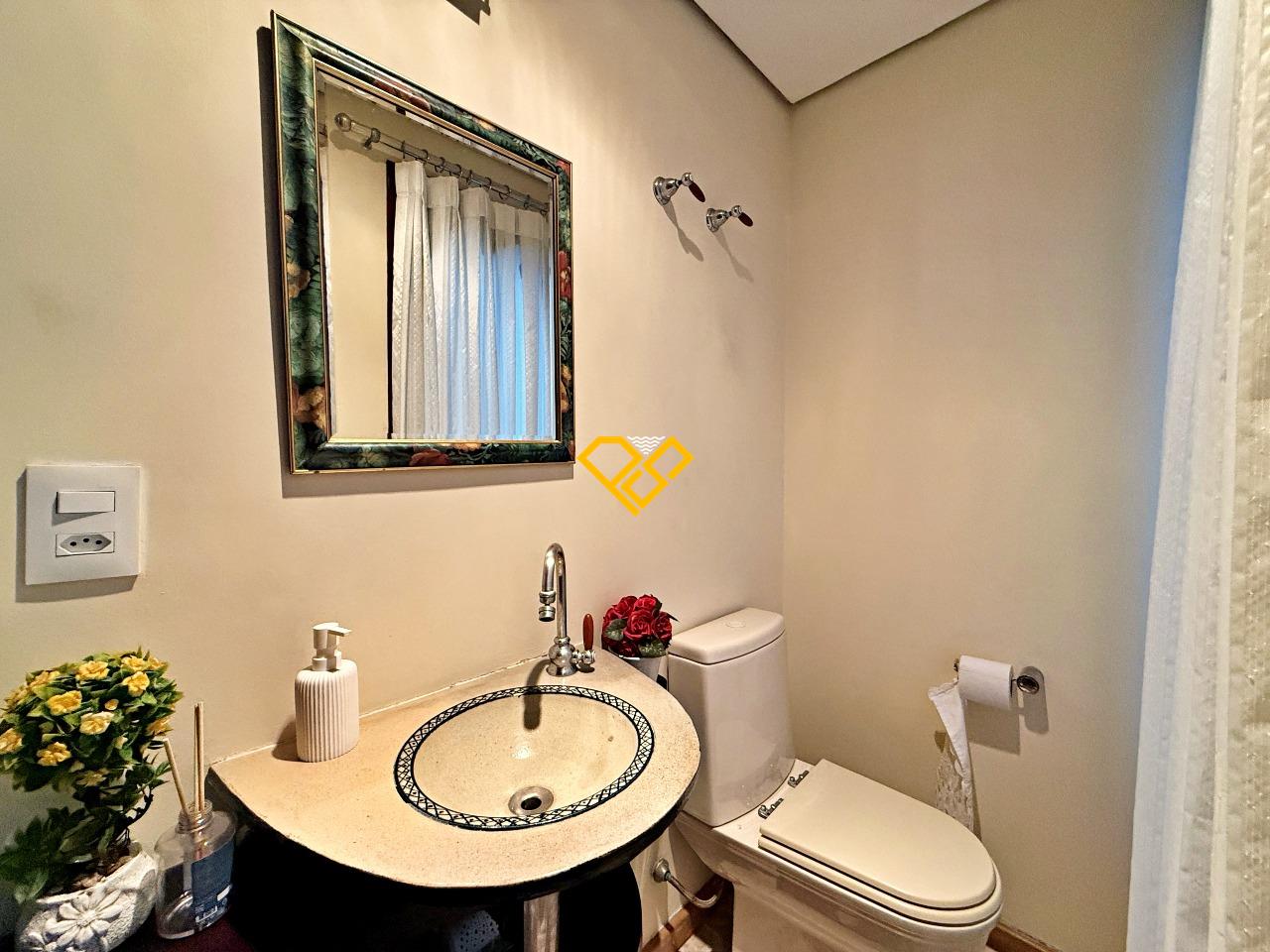 Casa à venda no Santa Terezinha: Lavabo