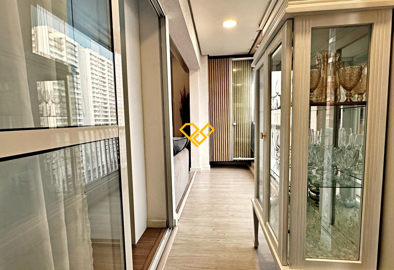 Apartamento à venda no Encruzilhada: Varanda