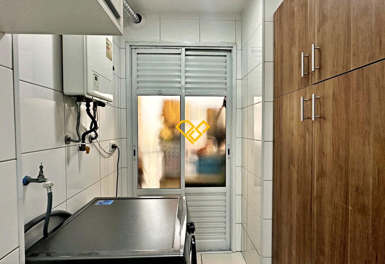 Apartamento à venda no Encruzilhada: Área de serviço