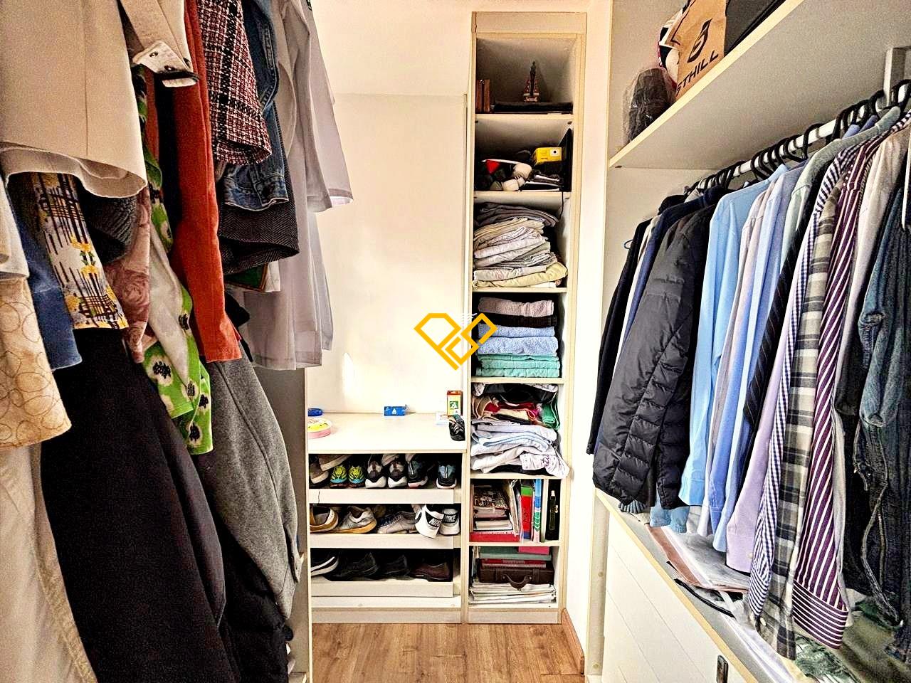 Apartamento à venda no Pompéia: Dependência revertida em closet