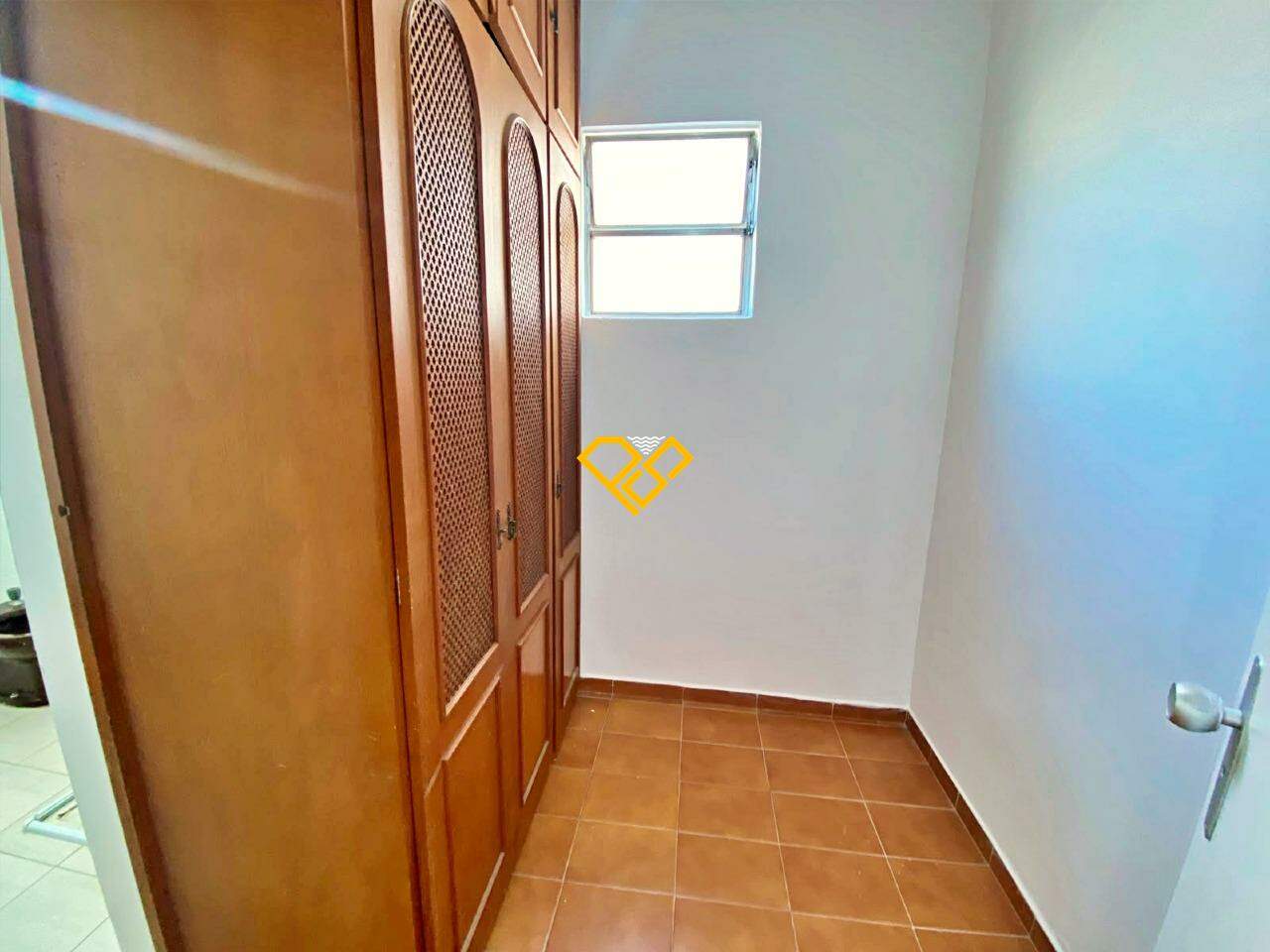 Apartamento à venda no Gonzaga: Dormitório 1 - suíte - closet