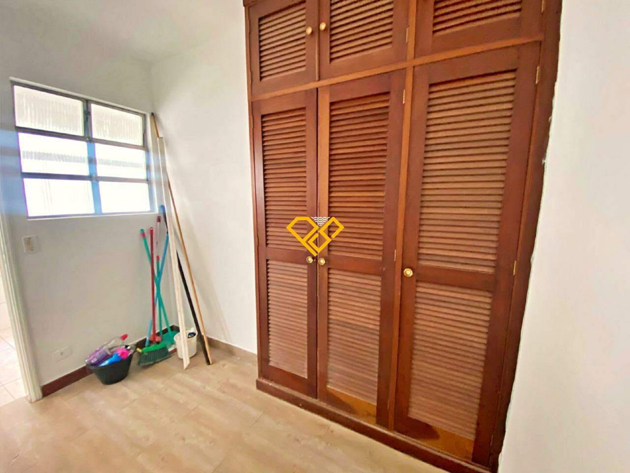 Apartamento à venda no Gonzaga: Dependência