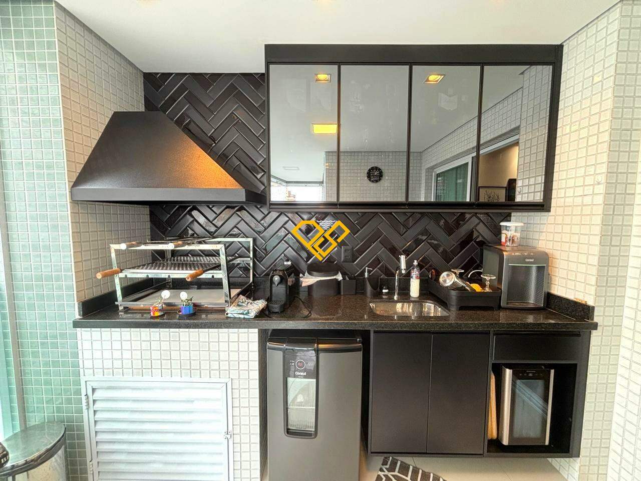 Apartamento à venda no Gonzaga: Varanda com churrasqueira
