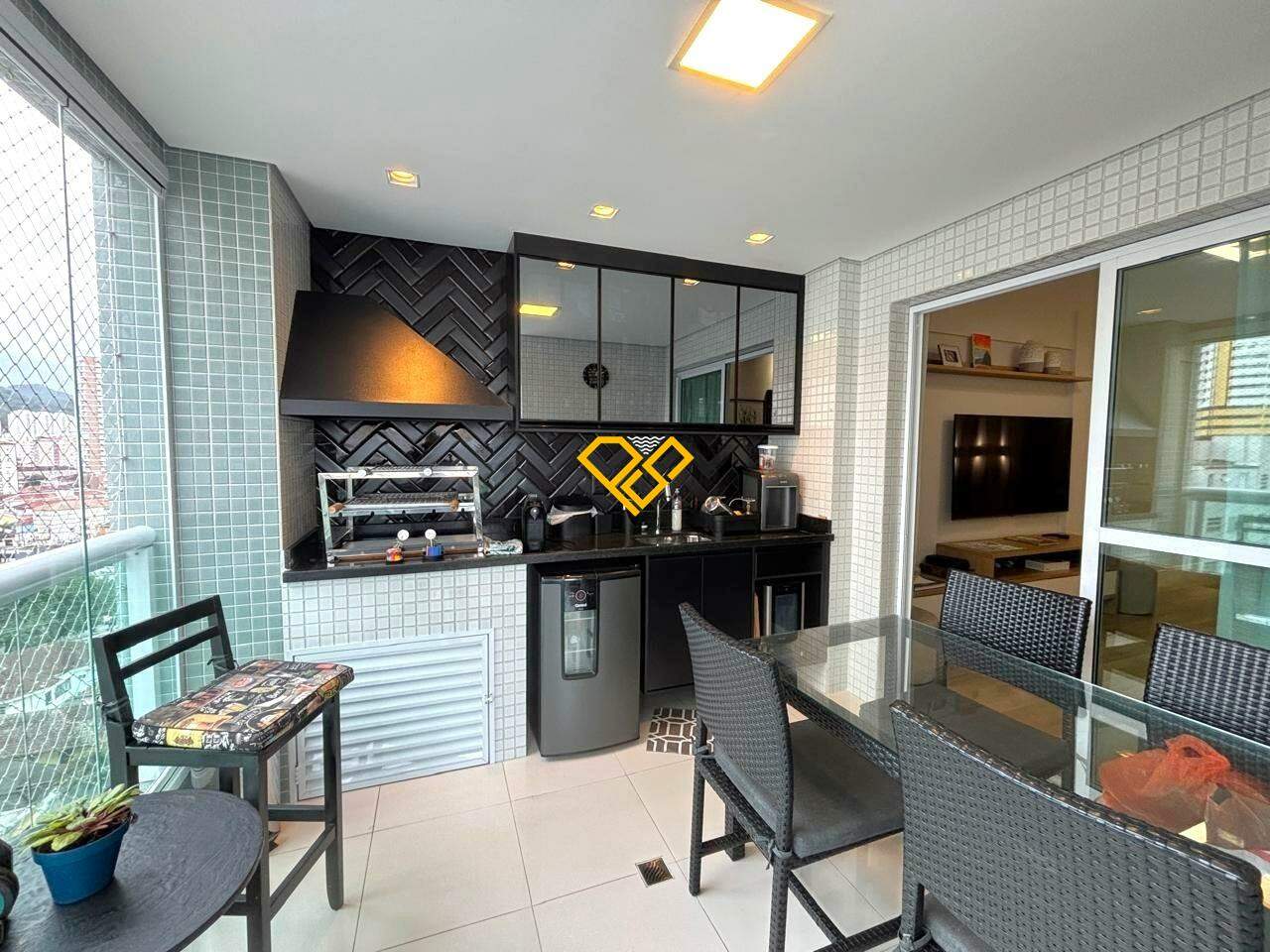 Apartamento à venda no Gonzaga: Varanda com churrasqueira