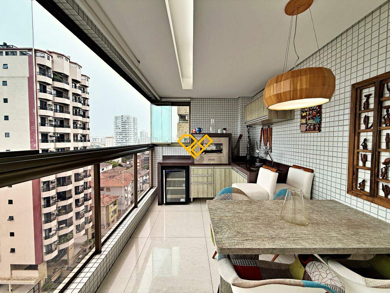 Apartamento à venda no Embaré: Varanda