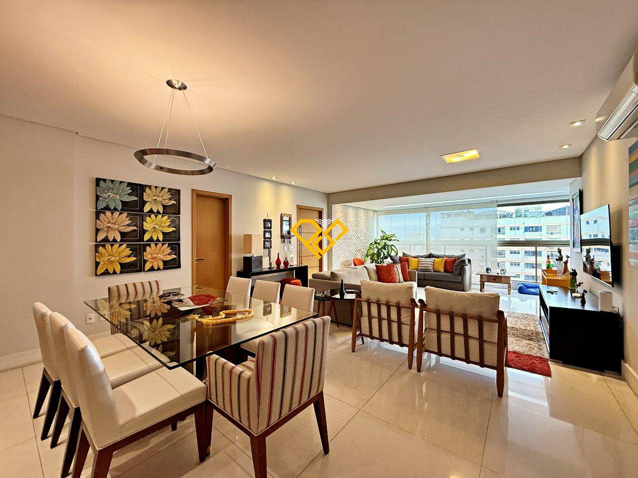 Apartamento à venda no Embaré: Sala