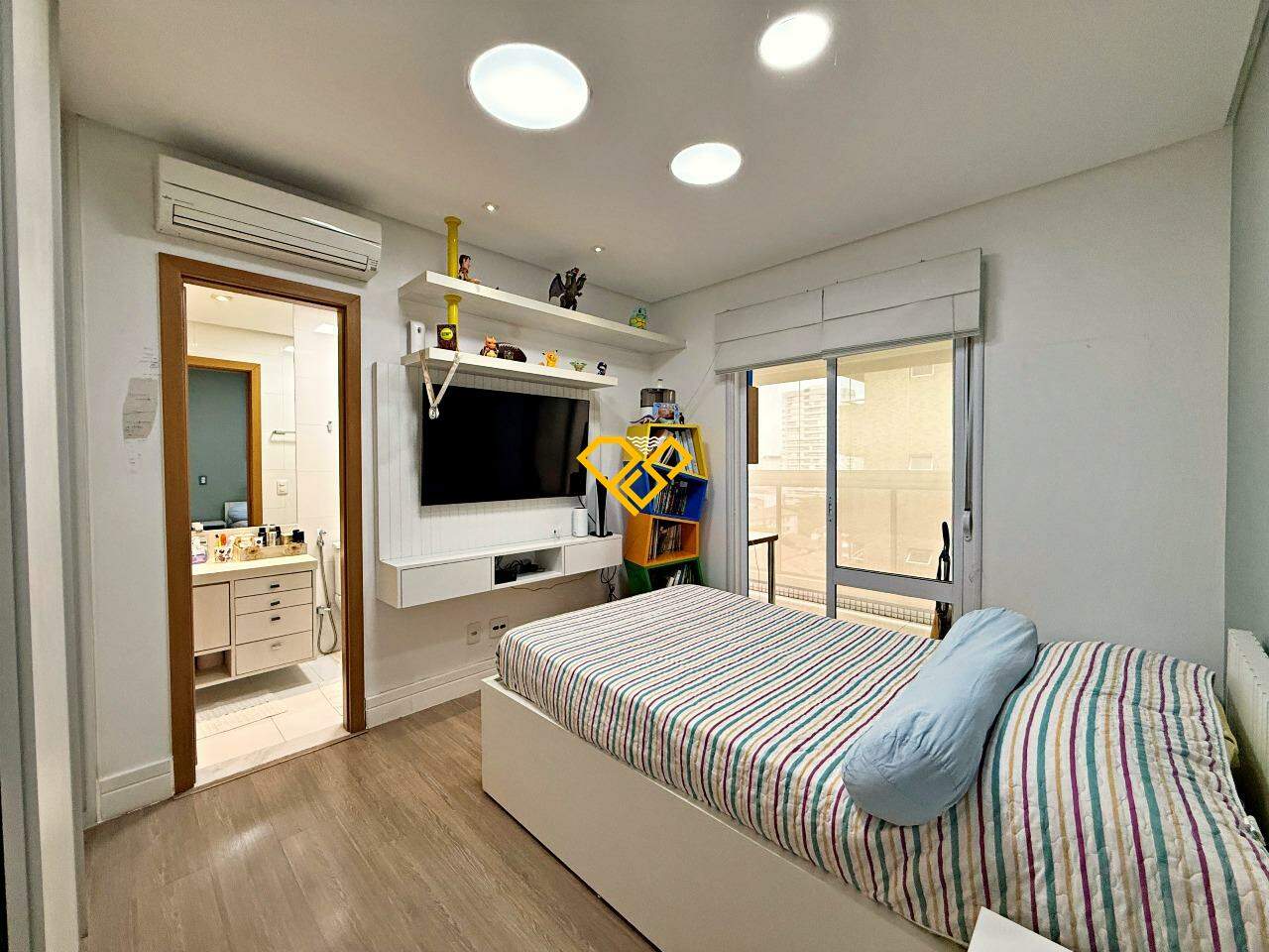 Apartamento à venda no Embaré: Suíte 3