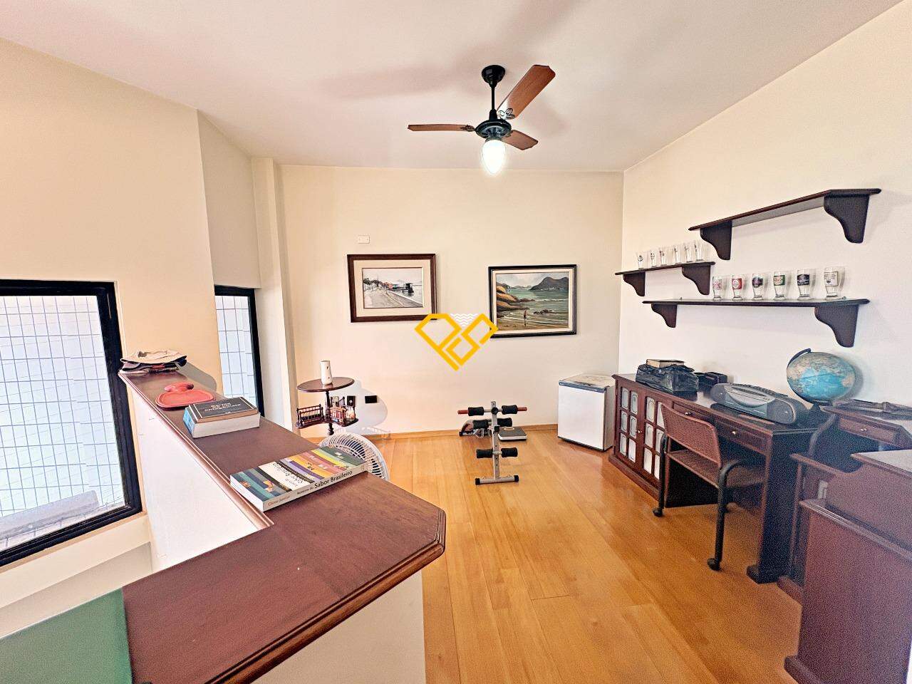 Apartamento Duplex à venda no Ponta da Praia: Sala 2º andar
