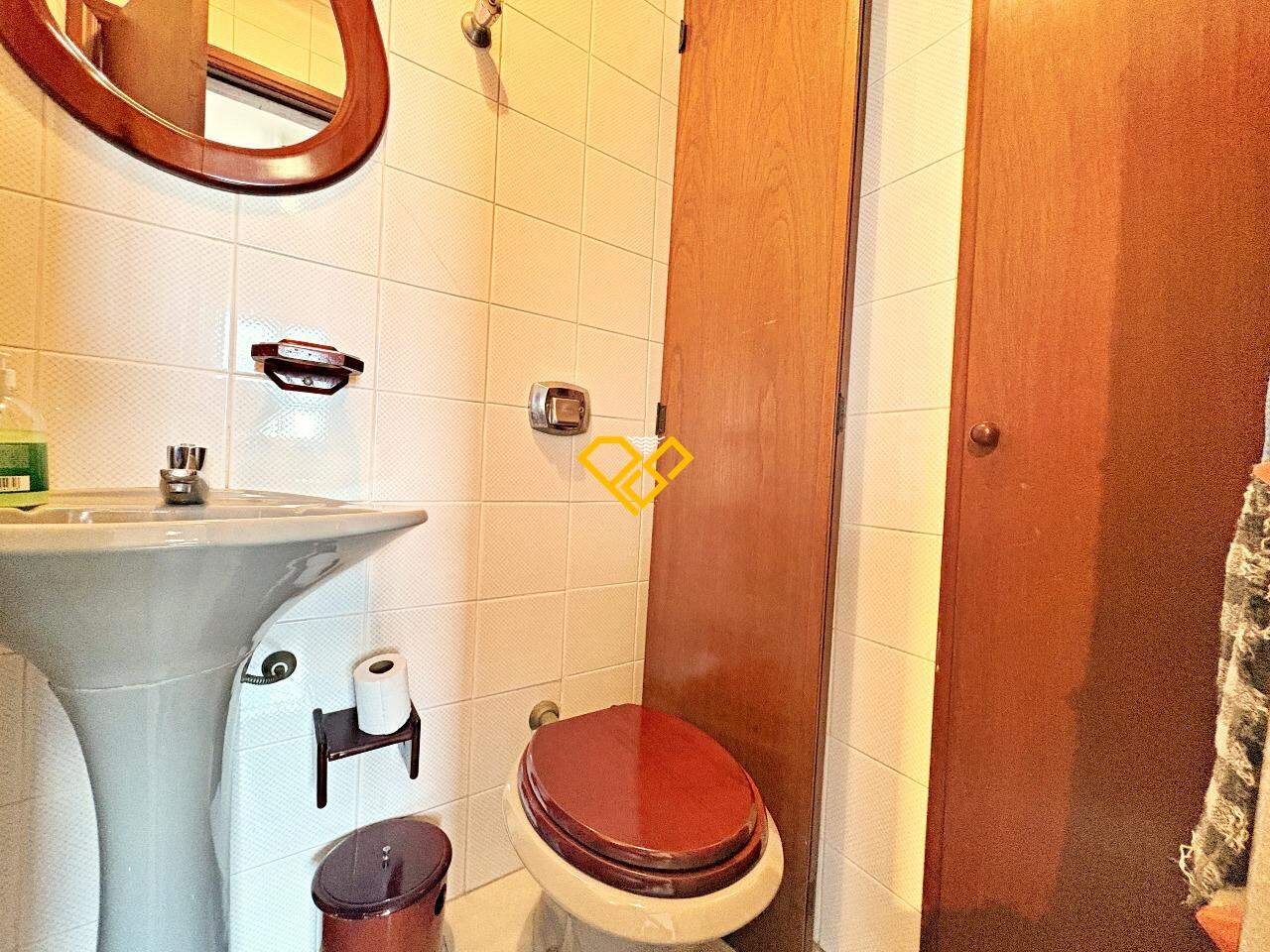 Apartamento Duplex à venda no Ponta da Praia: Lavabo