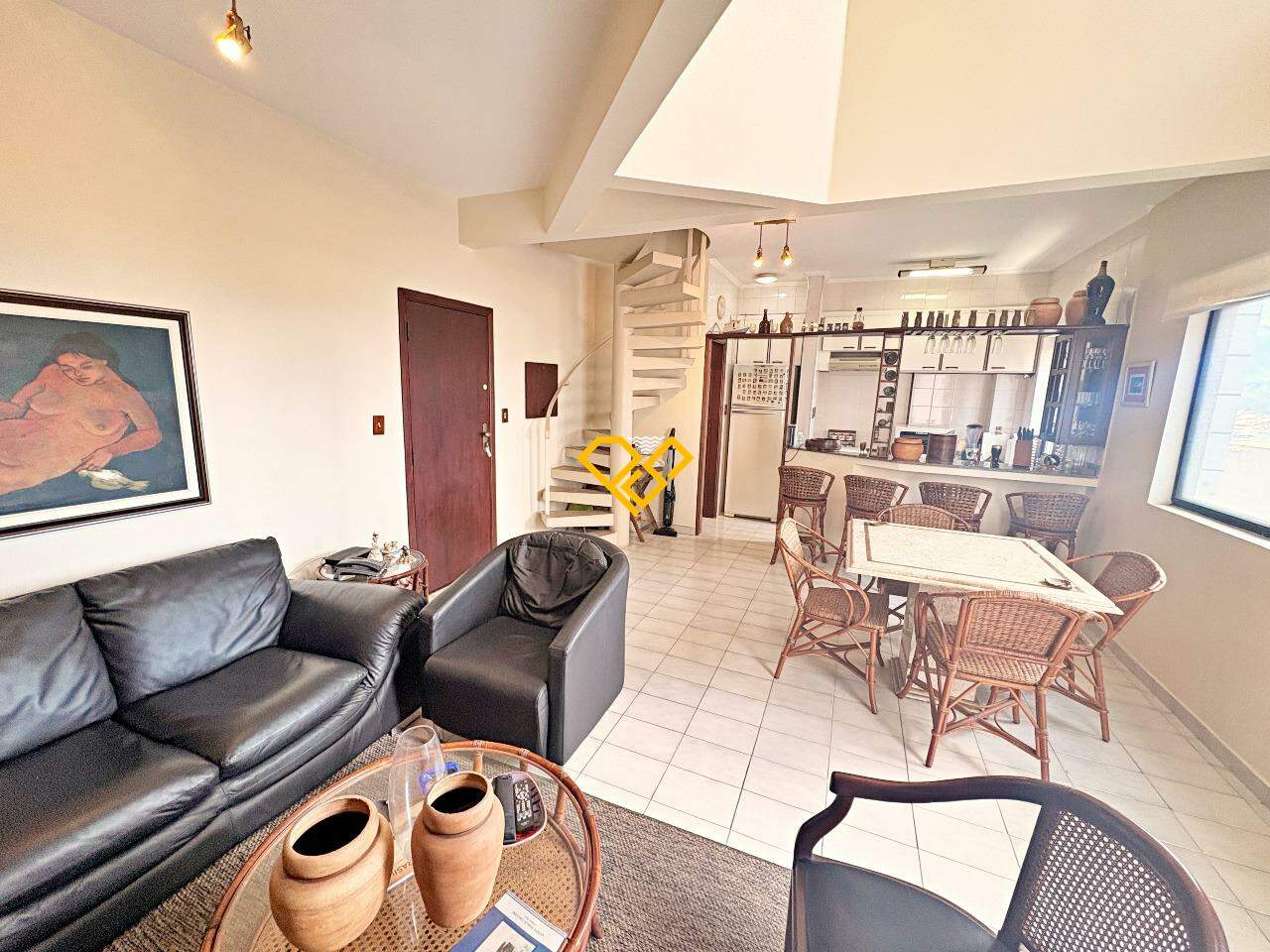 Apartamento Duplex à venda no Ponta da Praia: Sala