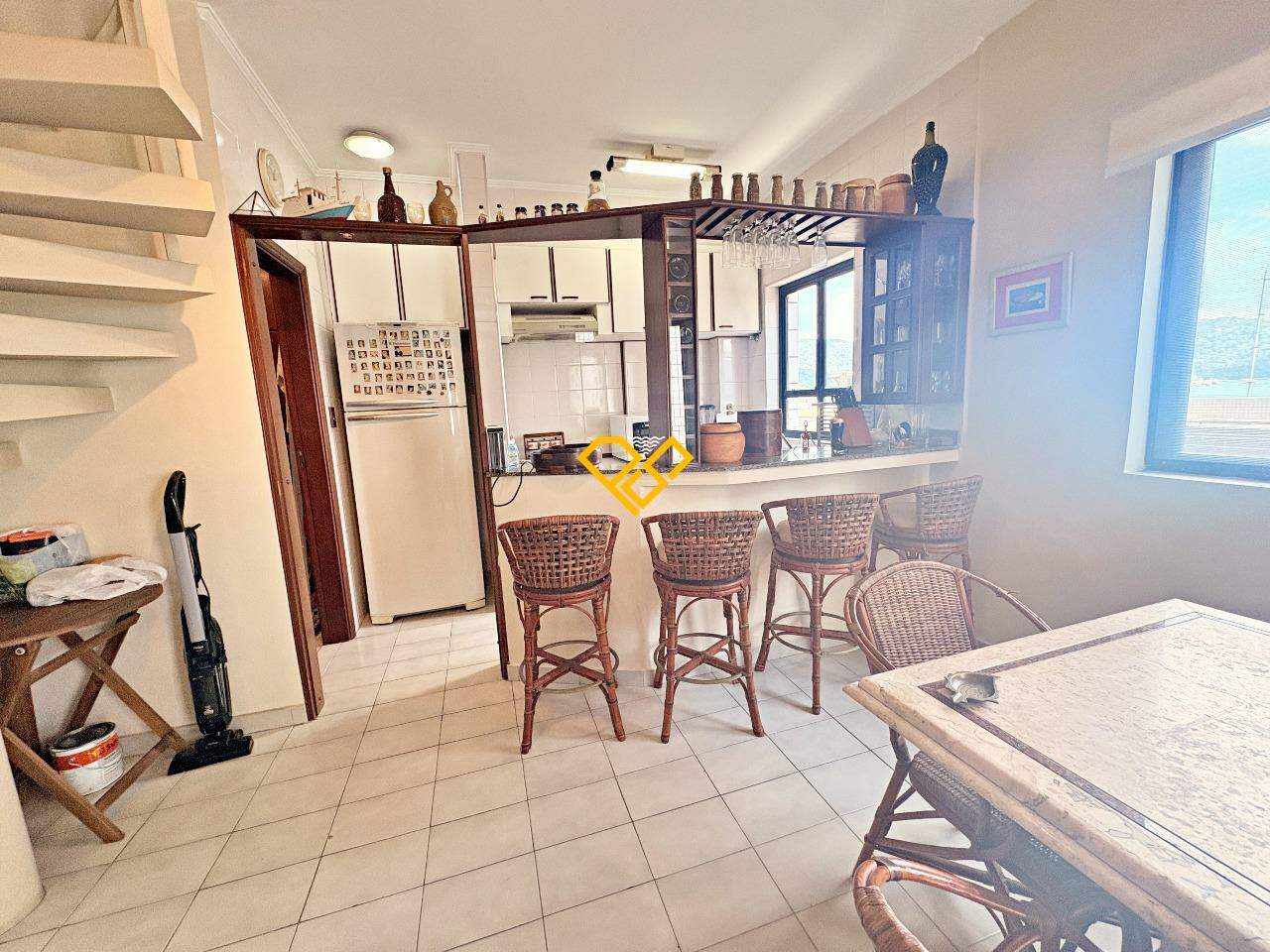 Apartamento Duplex à venda no Ponta da Praia: Sala