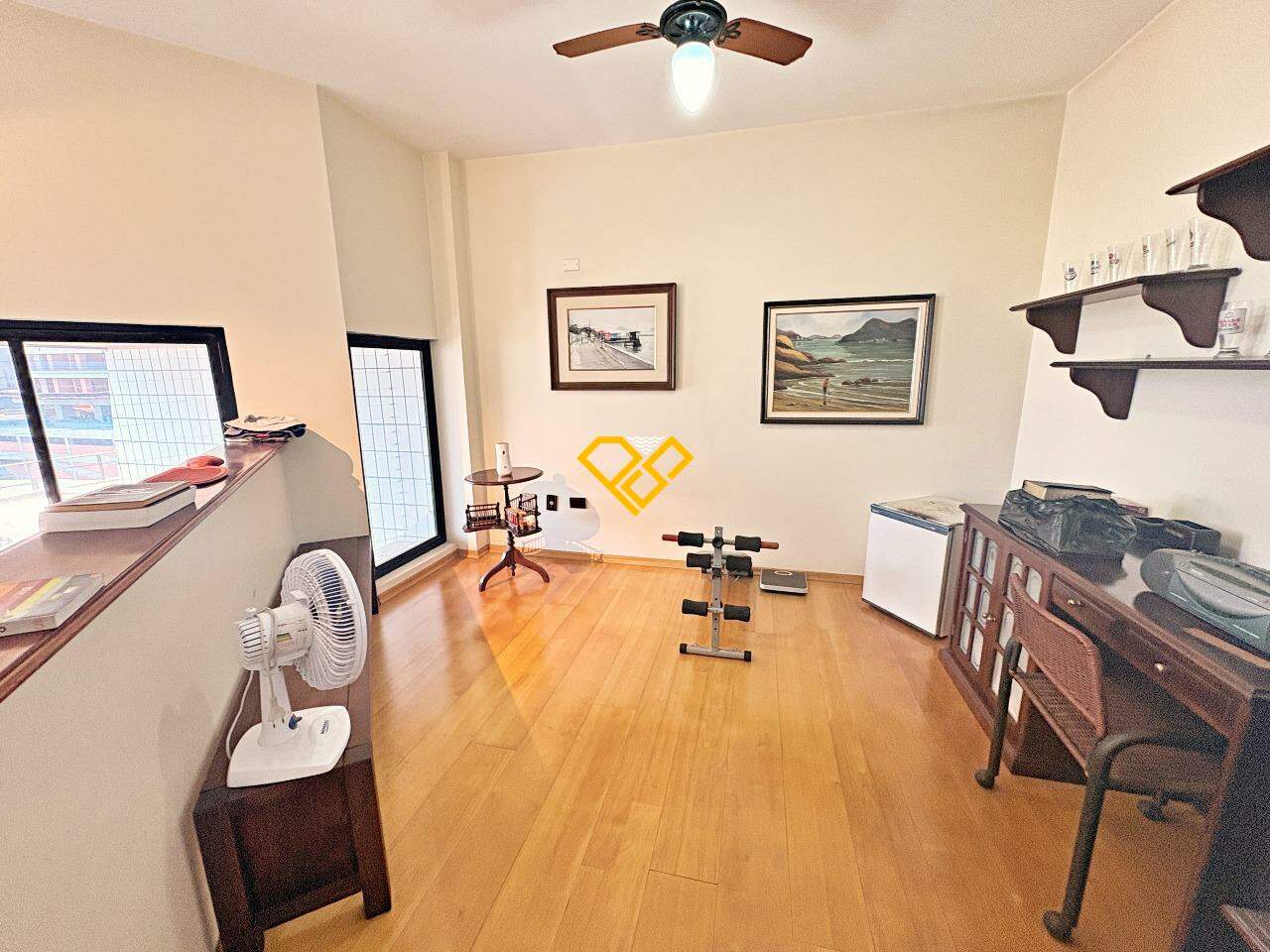 Apartamento Duplex à venda no Ponta da Praia: Sala 2º andar