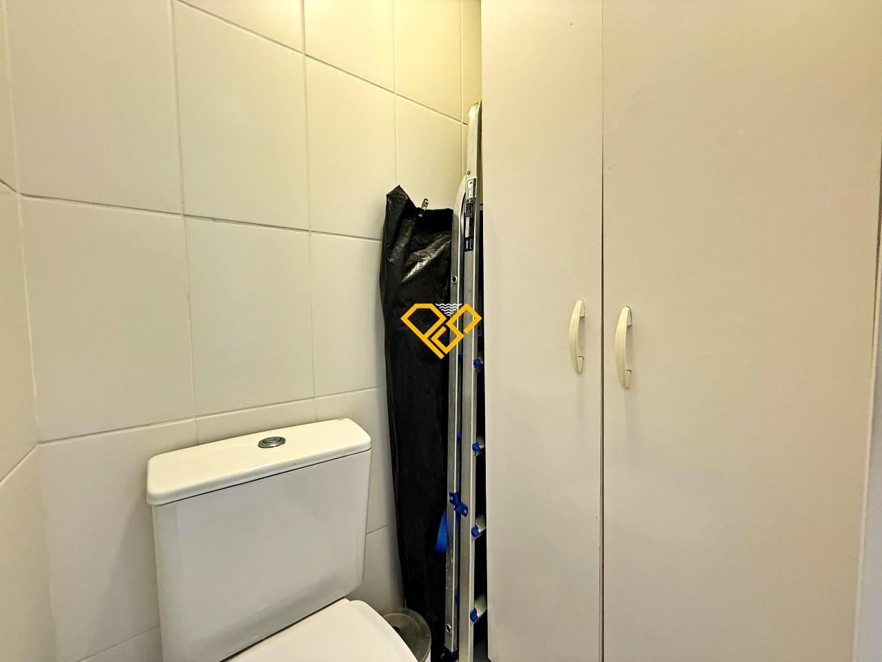 Apartamento à venda no Gonzaga: Wc de serviço