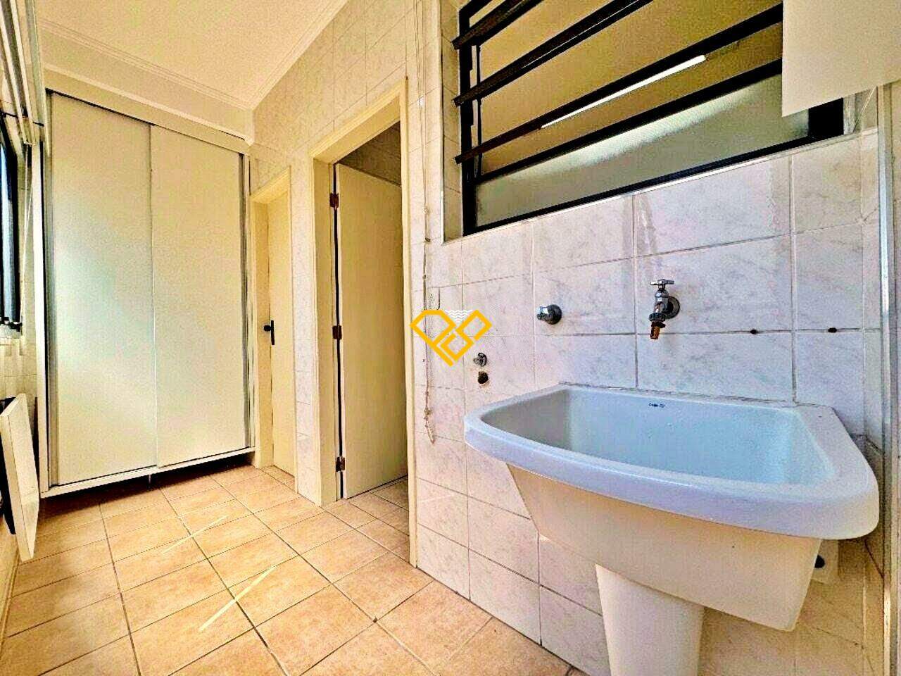 Apartamento à venda no Embaré: Área de serviço