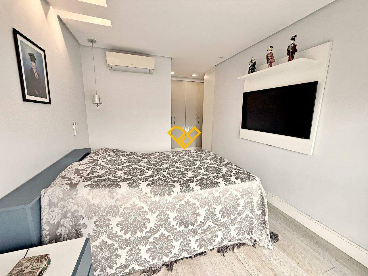 Apartamento à venda no Embaré: Dormitório 1 - suíte