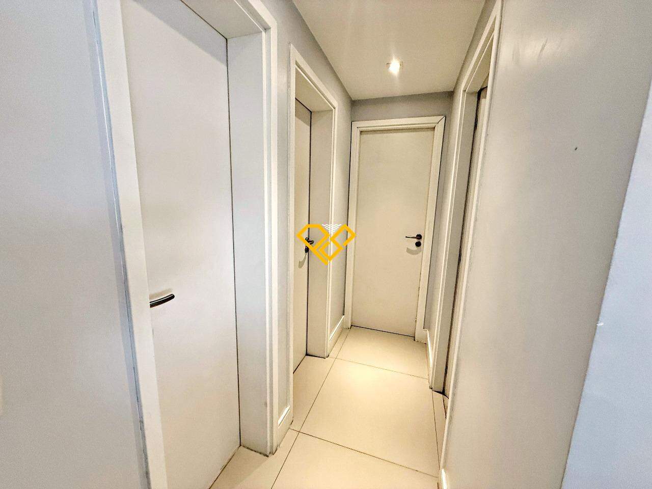 Apartamento à venda no Embaré: Área íntima