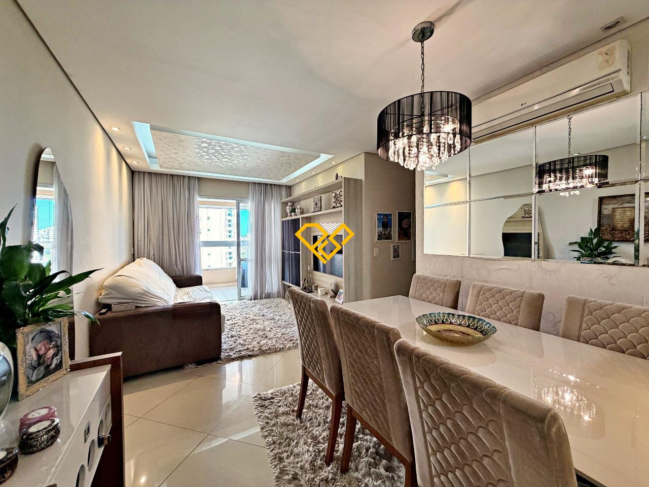 Apartamento à venda no Ponta da Praia: Sala