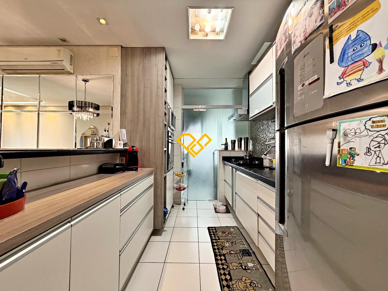 Apartamento à venda no Ponta da Praia: Cozinha