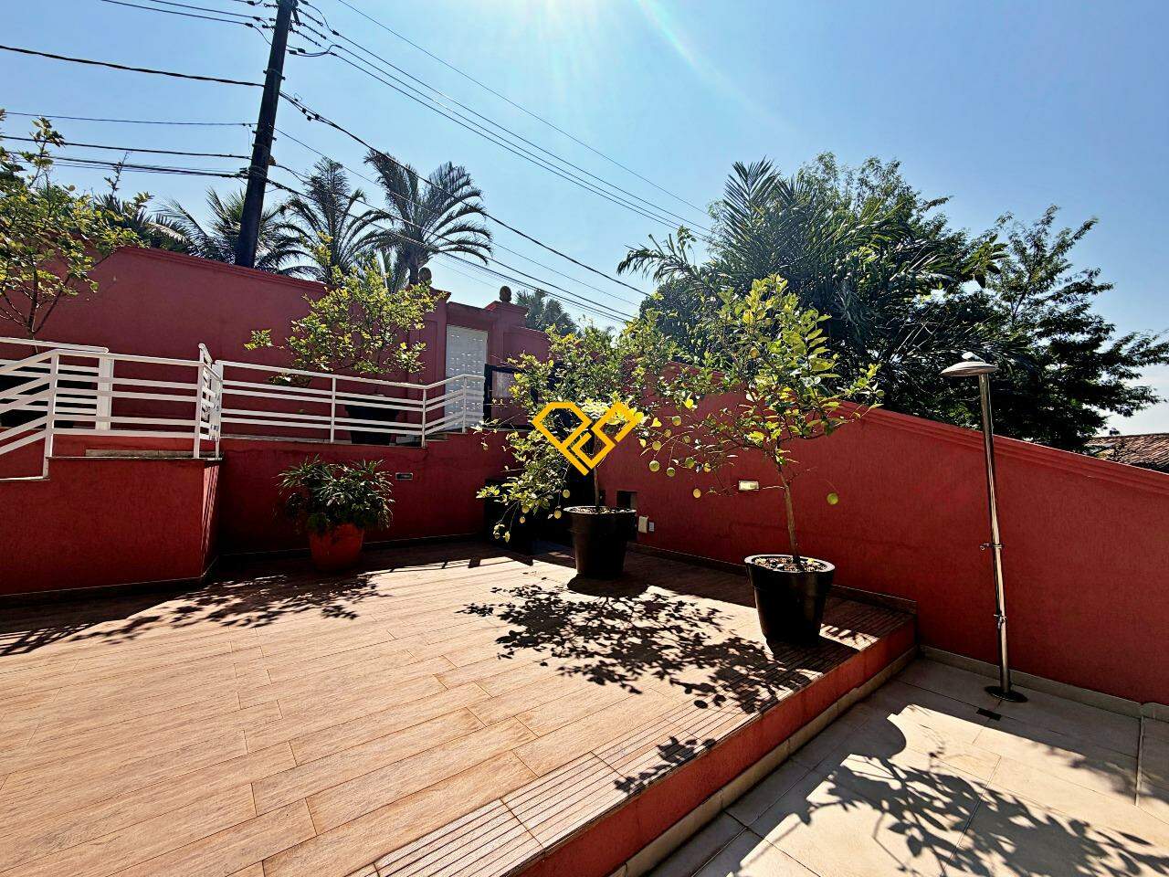 Casa à venda no Santa Terezinha: Terraço